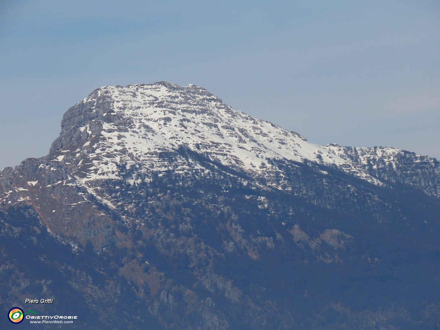 56 Zoom in Resegone con la cima innevata .JPG